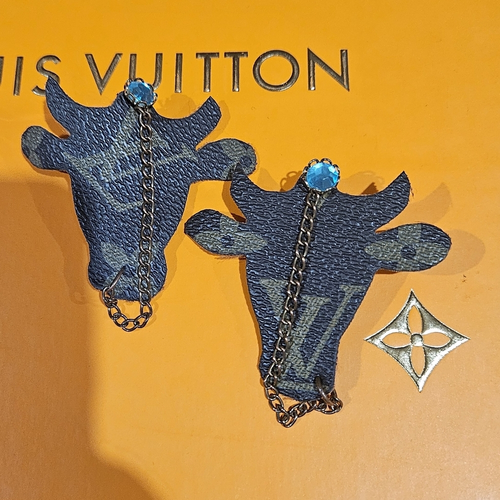 Handmade bull earrings with nos ring and blue sones